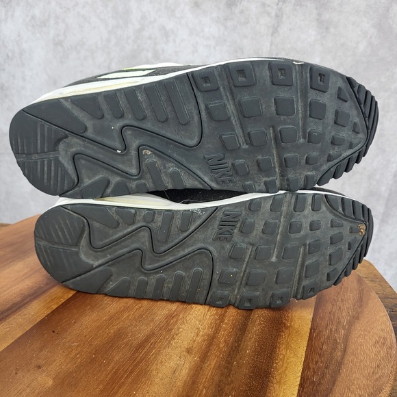Nike Air Max 90 Running Shoes Mens 9 White Volt Sneakers Trainers CZ1846-100‎ - Picture 10 of 12